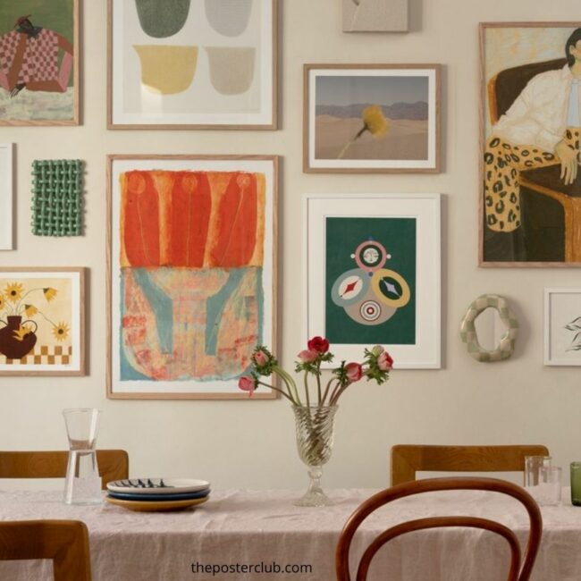 mur avec affiches