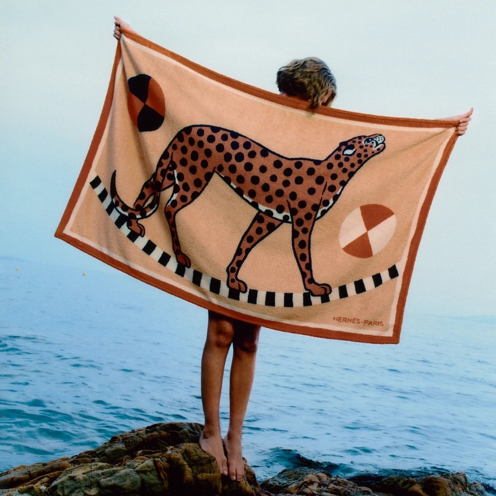 serviette de plage avec guépard